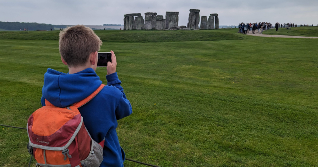 Travel pain free Sidcup using a supportive two strap backpack for sightseeing